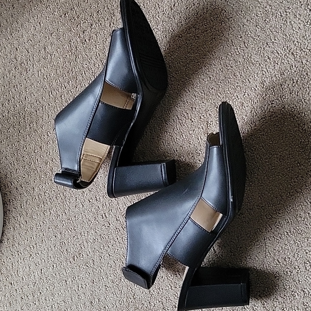 NATURALIZER 9, Black Peep Toe Heeled Sandals